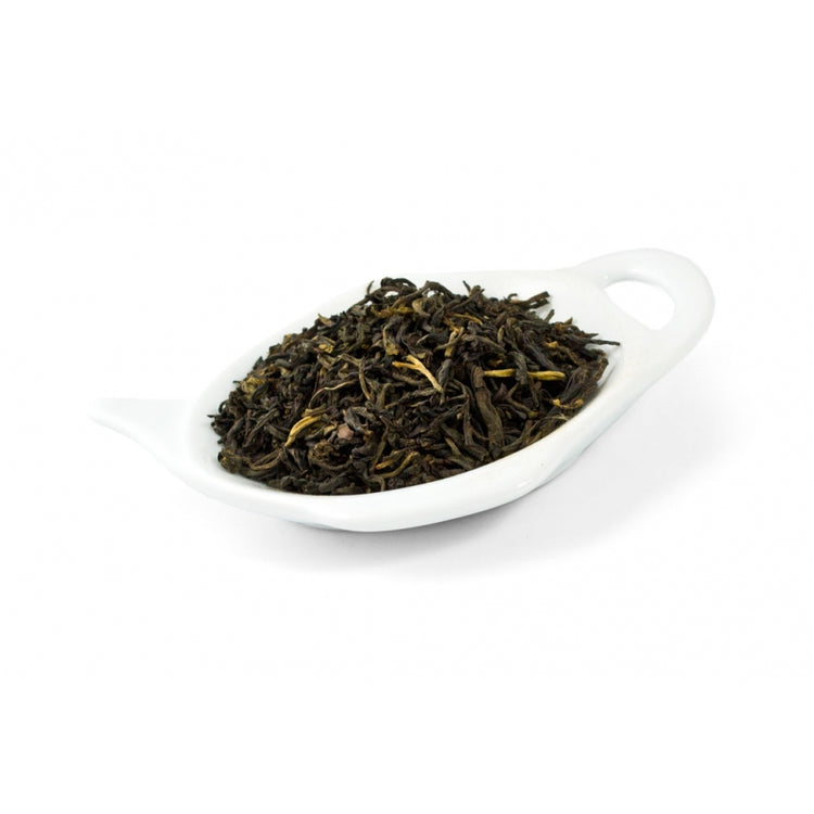 Kinesiskt te från provinsen Yunnan. En storbladig, mild variant, men ändå smakrikt och fylligt med blommig humlekaraktär. Kan dra lite länge utan att bli beskt. Mustig och lång eftersmak.